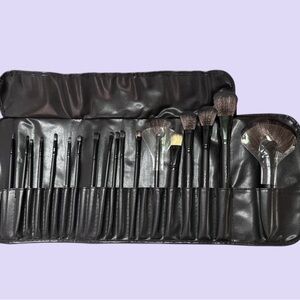 MAC Cosmetics Professional Makeup Brush Set - Black